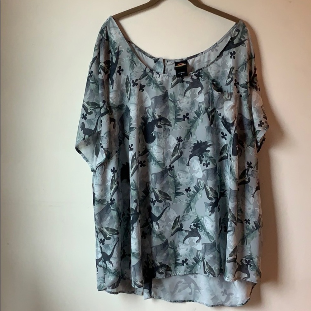 Button back Jurassic park blouse